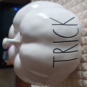 --SOLD--RAE DUNN Fall/Halloween decorative pumpkin